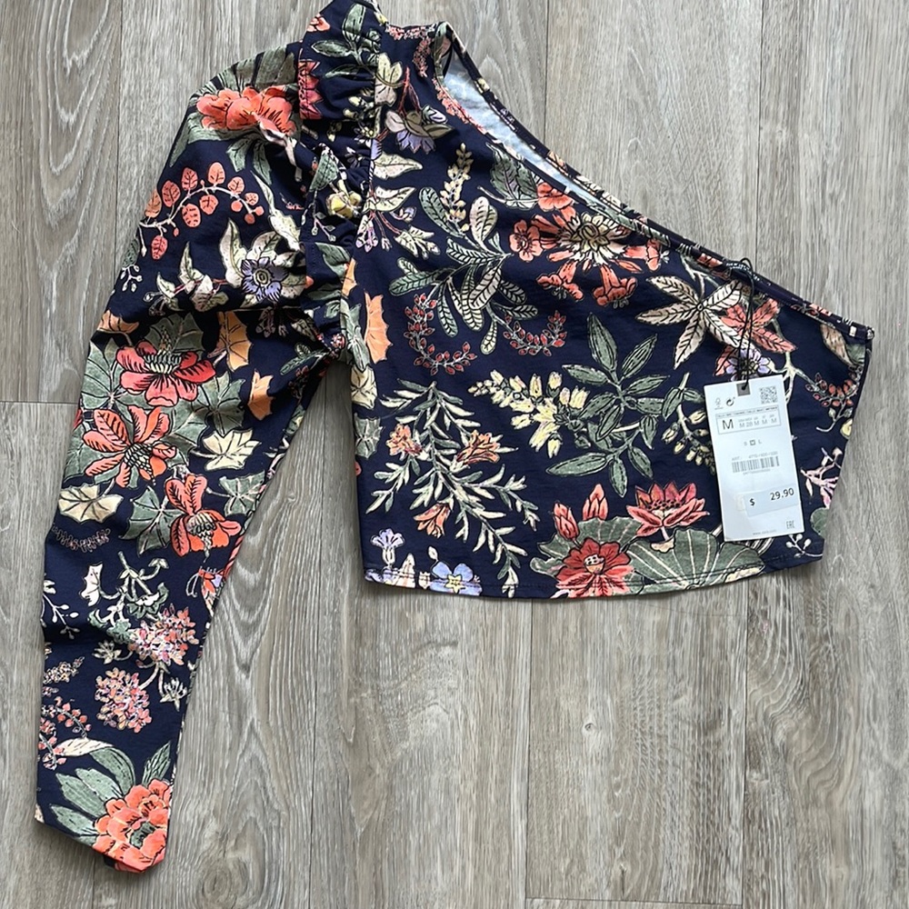 Zara one shoulder floral crop top. *NEW* with tags